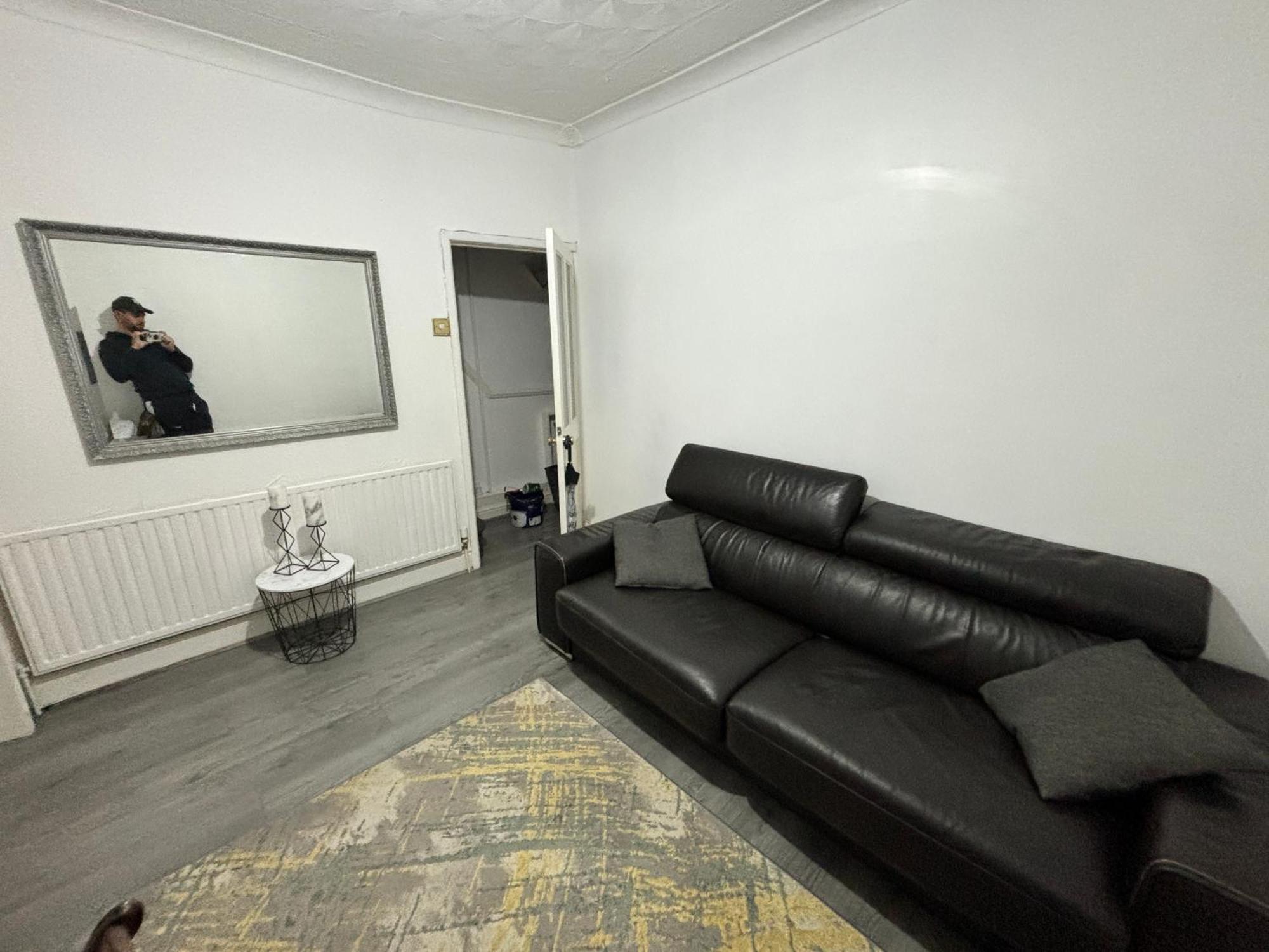 Entire 3 Bedroom House- Free Parking Liverpool Exteriör bild